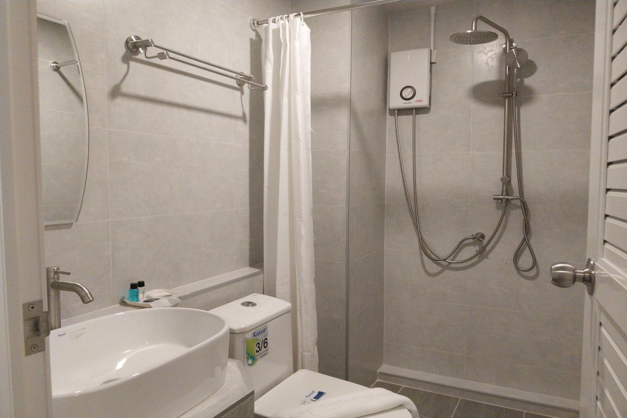 צ'נטאבורי Ployburi Boutique Hotel מראה חיצוני תמונה
