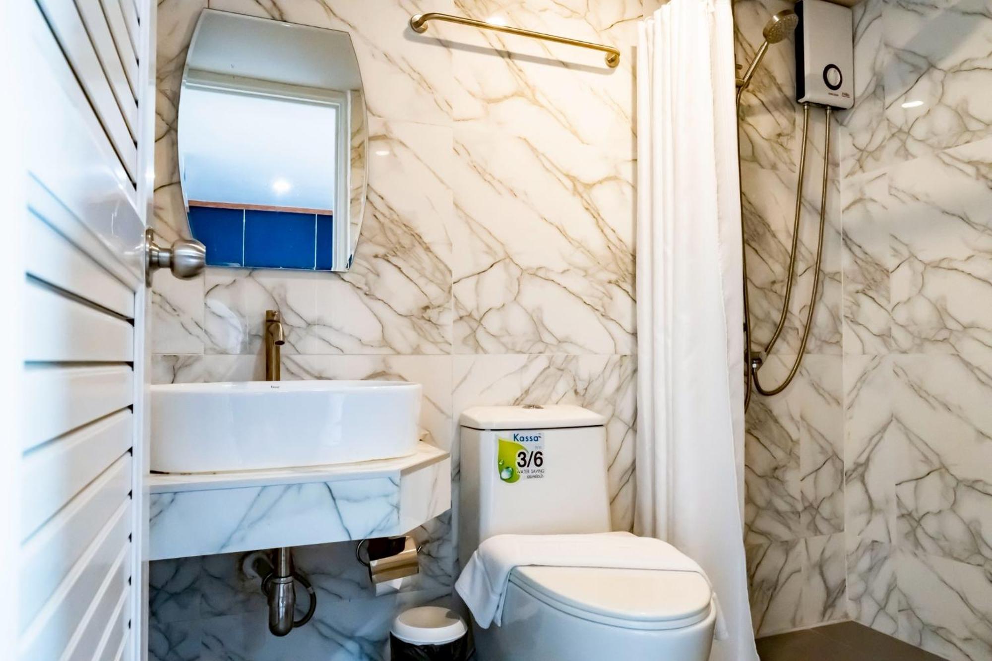 צ'נטאבורי Ployburi Boutique Hotel מראה חיצוני תמונה